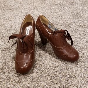 American Eagle Vintage Pinup Retro Laced-Up Heels, Womens Shoes 5.5W